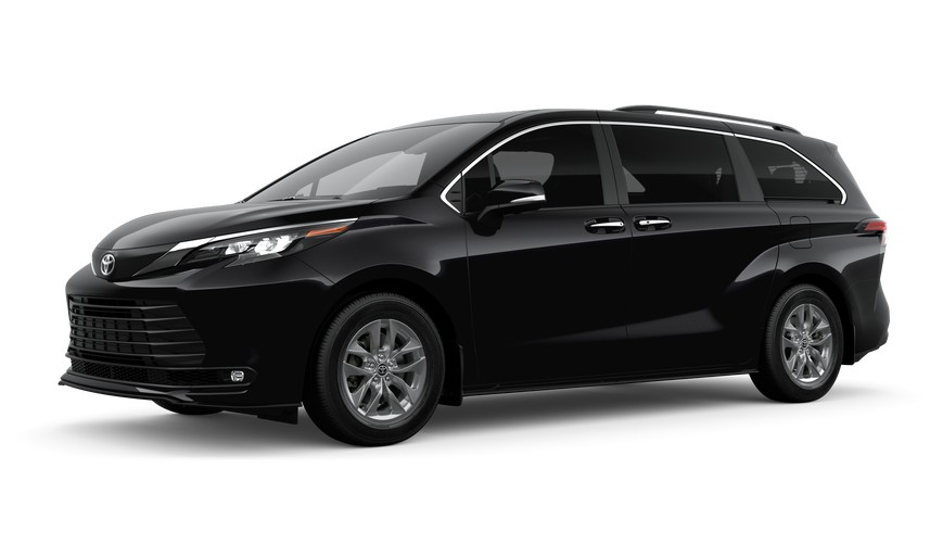 2026 Toyota Sienna XLE sm chevy traverse